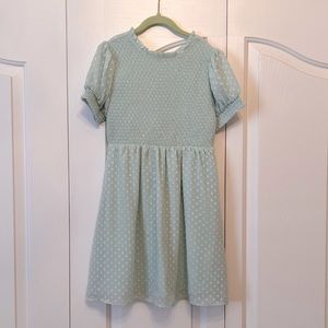 Girls dress size M